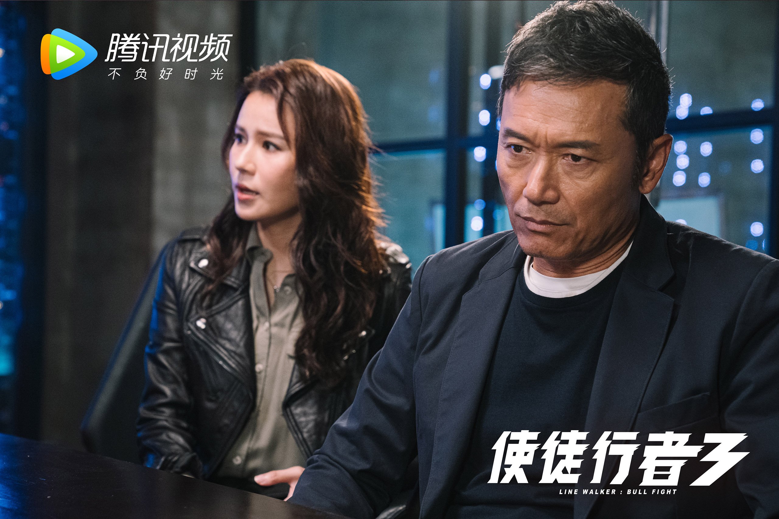 MMA的“笼边控制:摔跤手的压制定律